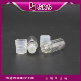 mini rouleau transparent de 3 ml sur les produits cosmétiques en bouteille de verre