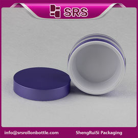 Une bouteille de masque avec des récipients acryliques de 120 ml de haute qualité en gros
