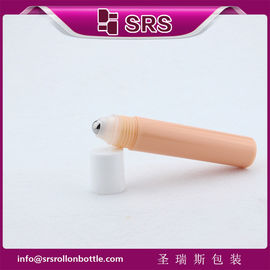 Un joli stylo à bille en forme de cylindre pour le liquide de soin de la peau