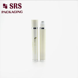 10 ml de rouleau vibrant blanc de luxe sur bouteille de massage au sérum vide