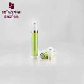 crème pour les yeux en plastique vert métallisé et brillant, sans air, cosmétique en rouleau de 10 ml sur bouteille