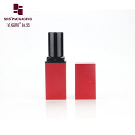 Un joli rouge de luxe 3,5 grammes de rouge à lèvres cosmétique.